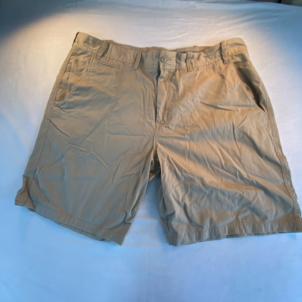 Big Men’s Foundry sz 48 tan Khaki Shorts